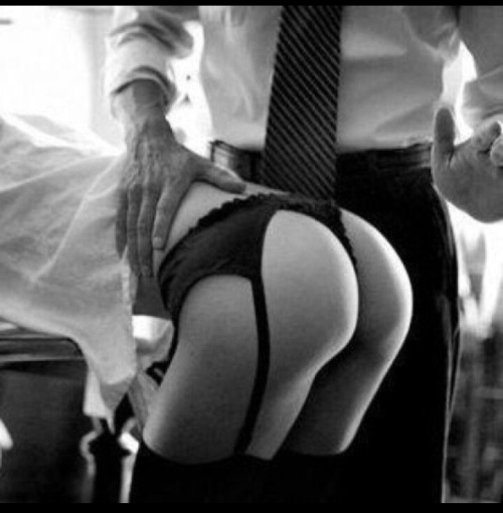 3always-0124:  mynaughtyself:  Please  I do like 100-150 of different squats three