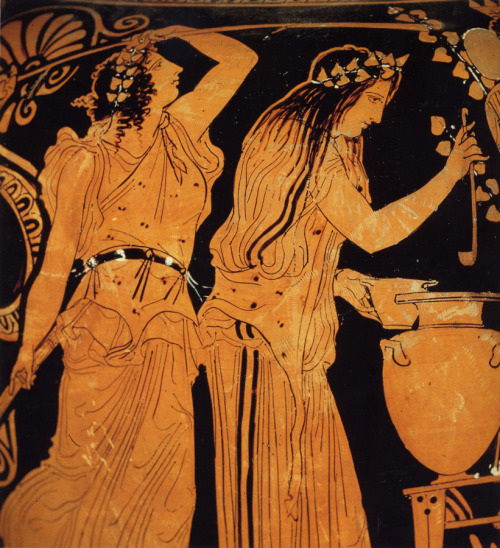 mythologyofthepoetandthemuse:Participating the ecstatic ritual.Dinos painter Maenad stamnos (vase). 