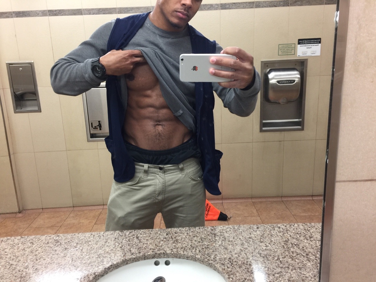 ngganextdoor:  6'2, 200 pound, young big dick’d handsome nigga.
