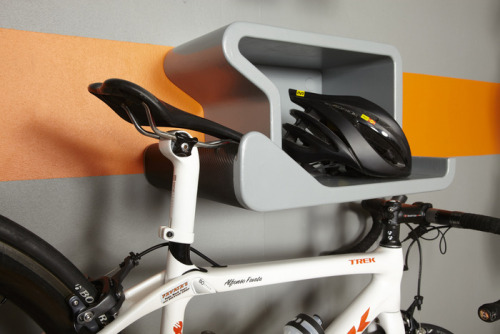 downbylow: SHELFIE - home is where you hang your bike. by Juergen Beneke