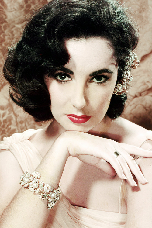barbarastanwyck:Elizabeth Taylor, 1955
