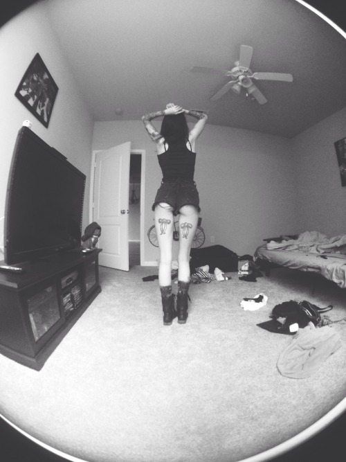 miisspots:  Fisheye butt selfie from the other day. 