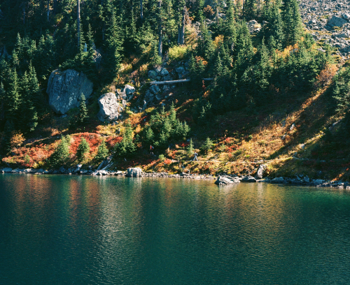 expressions-of-nature:  Autumn Color at Lake Lillian, WA by Trevor Ducken 