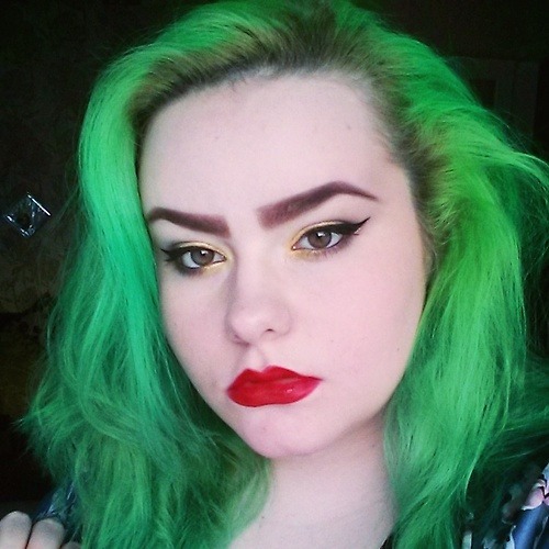 thats-slightly-raven:  me in 2010 - wild me in 2014 - wild x 2