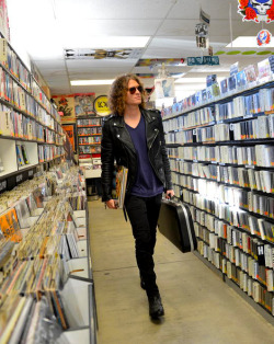 ihearthekillers:  Record Store Day 2017: Dave Keuning “Whenever we can, we like going record shopping with artists. When we were finished on a recent Revstar photoshoot with Dave Keuning of The Killers, we dropped into Lou’s Records in San Diego to