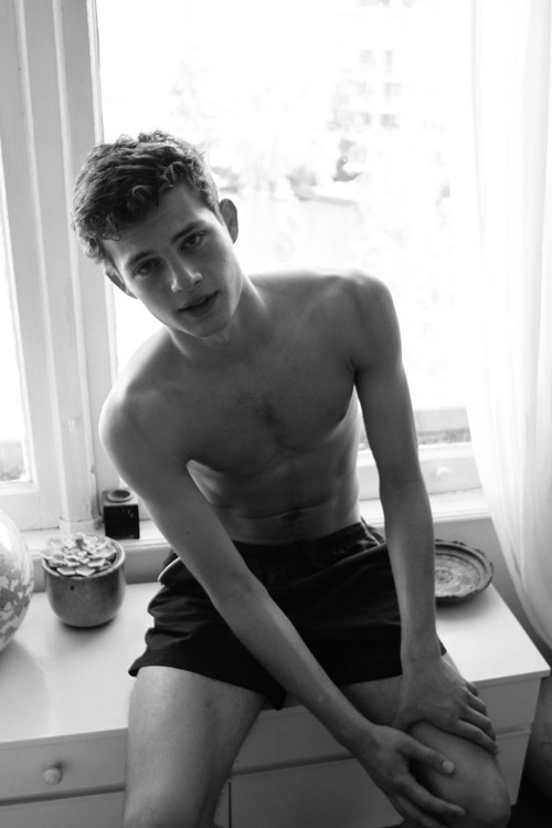 wannaseesomecuteboys:  Love | Peace | Equality  