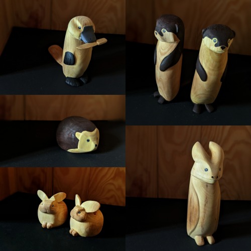 Collage photo de sculptures : un ornythorinque muni d'un couteau de cuisine, un hérisson, deux lapins, deux loutre et un dragon.