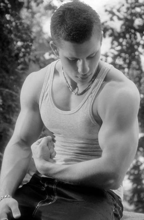 completelyfine:  http://completelyfine.tumblr.com/ Thanks for following! 