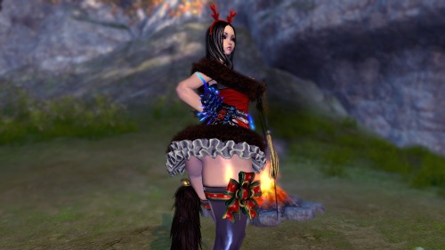 ein457:  Blade and soul is back up for the weekend.Free christmas outfits