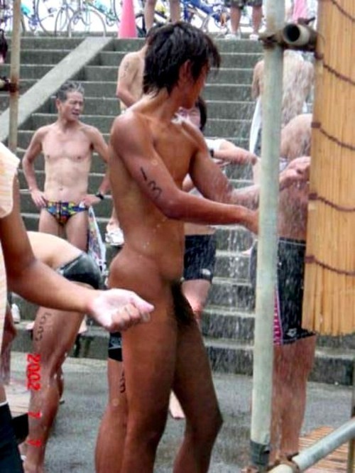 east-asia-guys:  Dull people confuse masculinity with muscularity. But the experienced