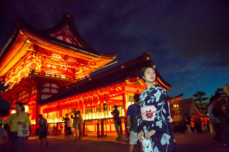 gion-east:  tanuki-kimono:  Maiko Hinayuu at Fushimi Inari shrine Yomiya Festival,