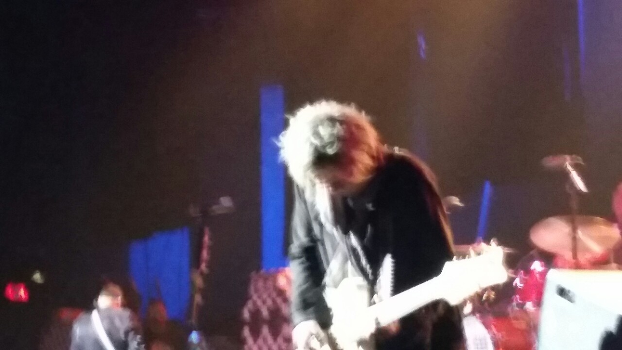 pim2:  Cheap Trick Rosemont Chicago, IL 6-20-14 
