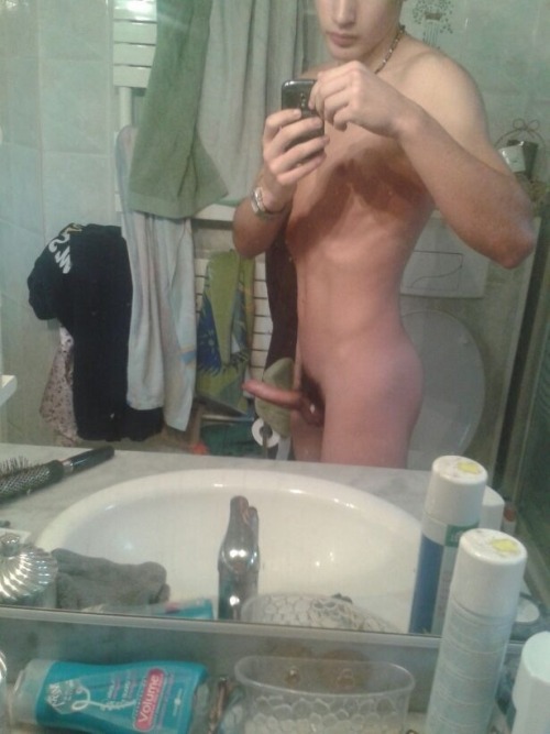 kikboy12-blog:  Boy from turky, like to give me a show :) 