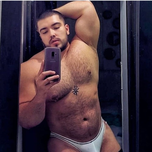 musclesandbulges:@bull_xxrgxx #musclebear # 💪 #alphamale #handsome https://www.instagram.com/p/B93C2CDpVzF/?igshid=7ma7ma4peni6