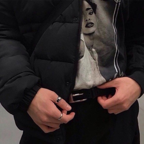 brrvitunsaatana: i love livin’ in my little pretty hell.