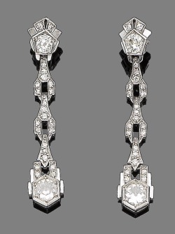 ephemeral-elegance:  Art Deco Diamond Pendent