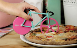 yipnotiq:  impactgarage:  FIXIE PIZZA CUTTER