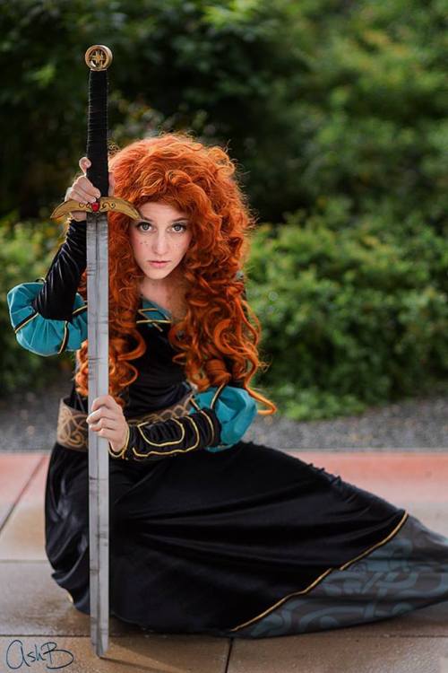 sharemycosplay: #disneyprincess Merida by @Sakuranym. #cosplay #disney flying-fox.deviantart