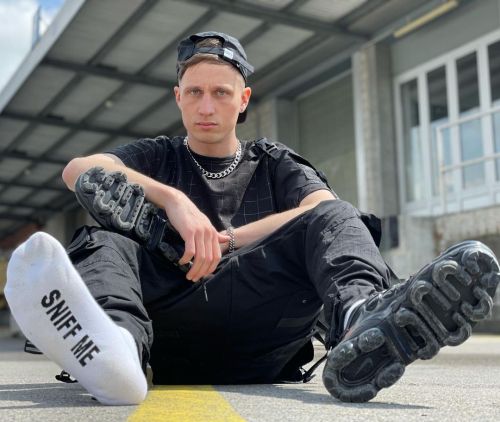 What are you waiting for? #gaysniff #gaymaster #gayproll #socksfetish #gaysneakers #sk8erboy #gayki