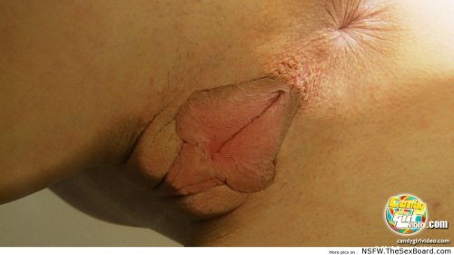 Sex best-nsfw-pictures:  Lips pressed to the pictures