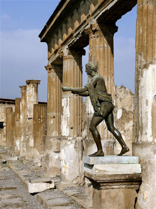 last-of-the-romans: The Temple of Apollo in Pompeii