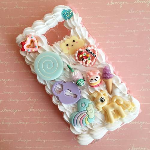 Pastel sweets for Galaxy S6. So far I only have iPhone and Galaxy cases for Anime USA, any other pop