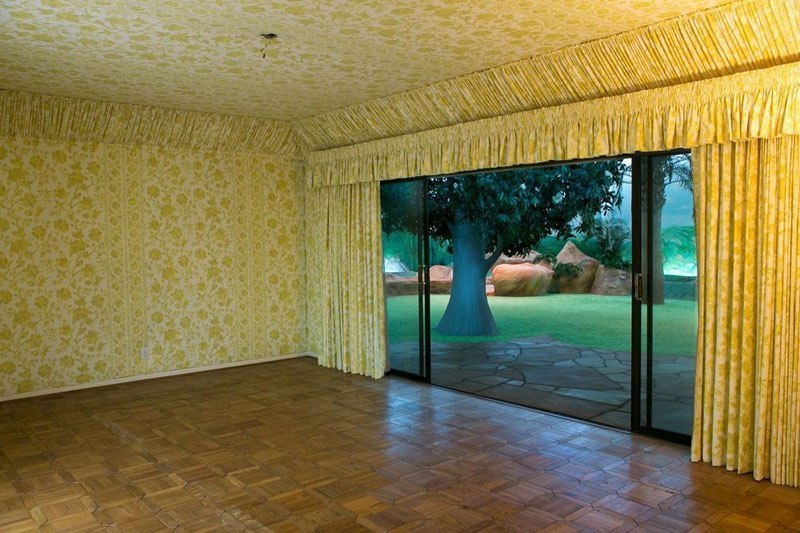coolthingoftheday:  While this photograph of a seemingly regular house may look unassuming