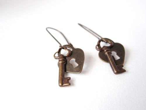 e-pic:  NEW ITEMS LISTED: 100% all natural brass earrings, nickel and lead free. I made these eco-friendly counterparts to my other pieces because I had received inquiries about a greener style of jewelry, so here you have them! Currently available in