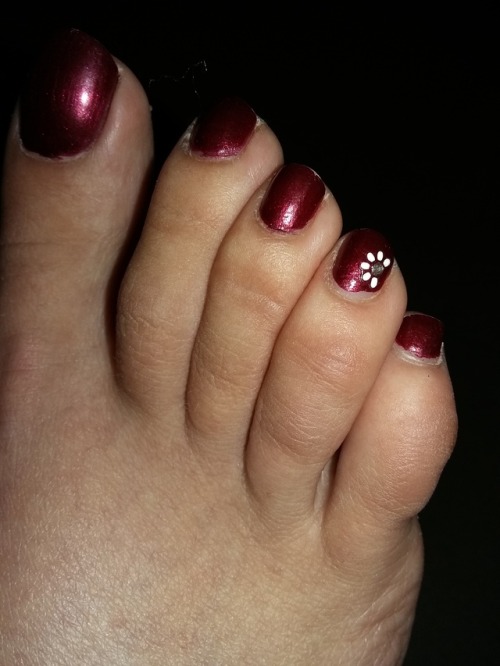 angelfeet37: … he loves me, he loves me not!