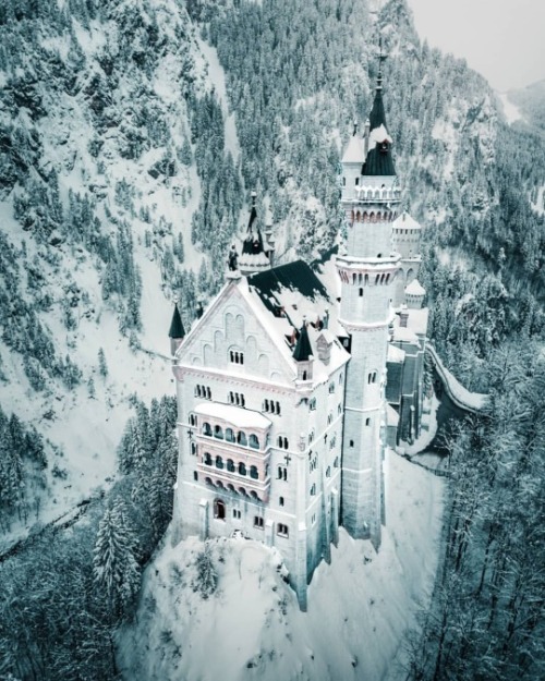 troysteward:An uncommon view of Neuschwanstein Castle, from the rear.