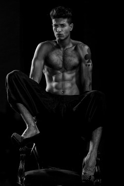 wallboyz:  Murilo Tonhá | ph. Arno Roca