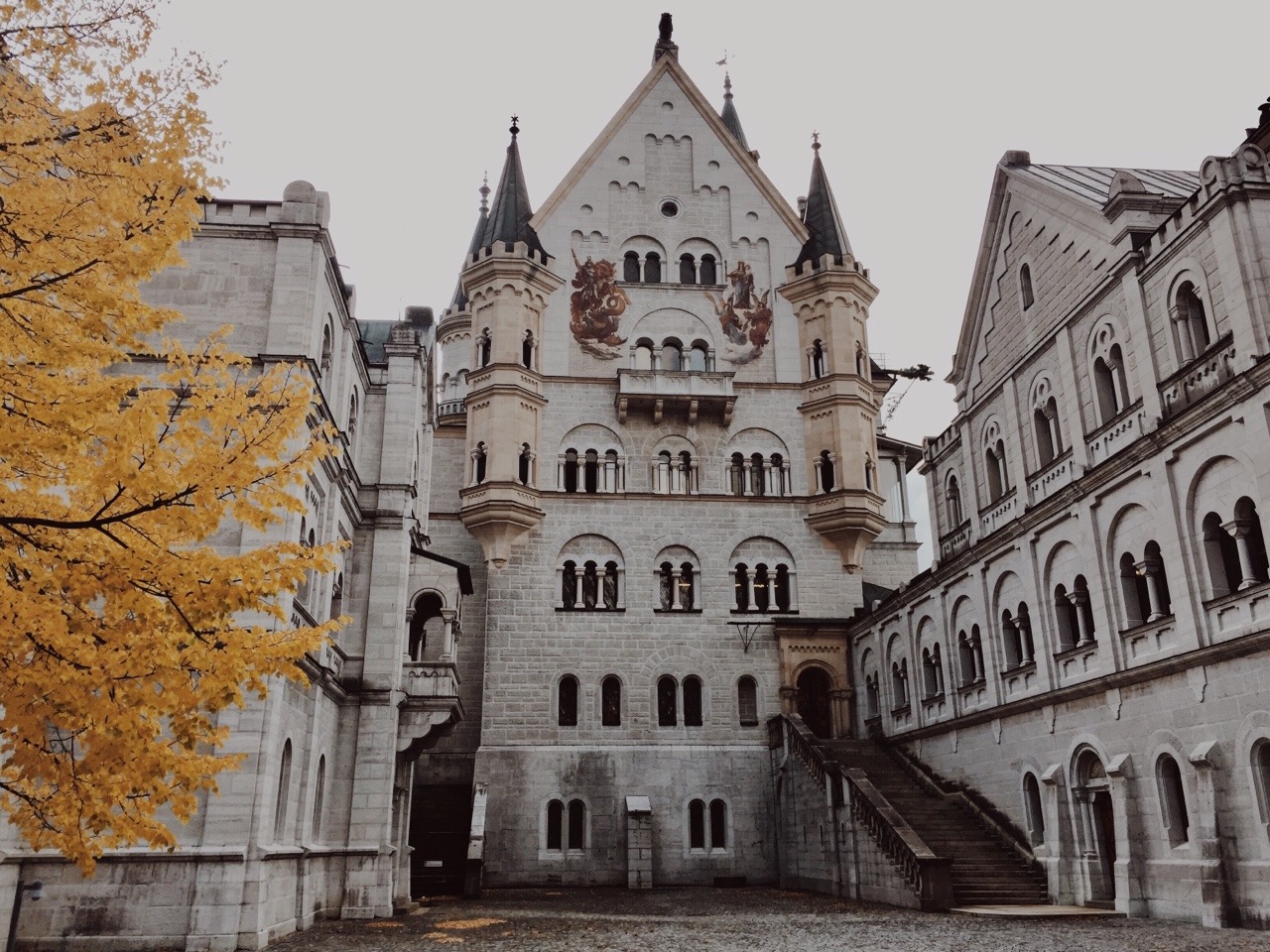 triflingthing: a castle in the fall