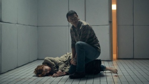 First official still for 10x10, a Brit kidnapping thriller starring Kelly Reilly & Luke Evans