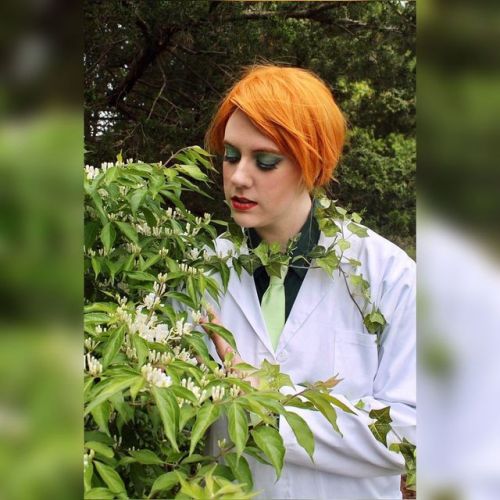 Dr. Isley check on her babies by @duskimp #poisonivy #poisonivycosplay #drisley #drpamelaisley #pam