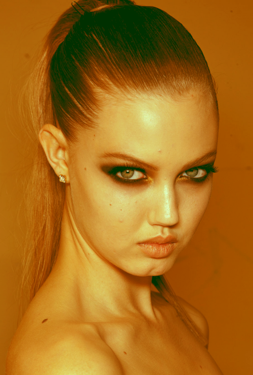 vivenchy:  furples:  Lindsey WixsonVersace HC SS 2012   c