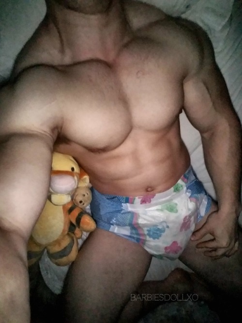 barbiesdollxo:Can’t sleep ft. Tigger & me.