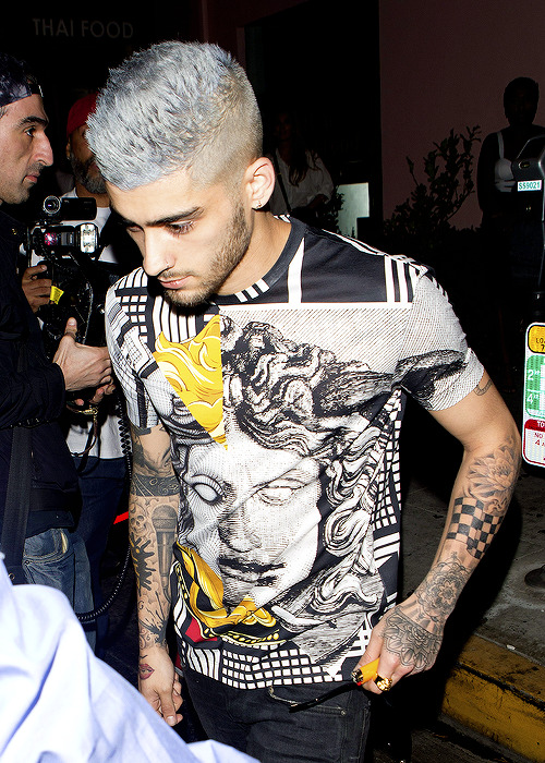 fuckyeahzarry:  Zayn leaving ‘1 Oak’ porn pictures