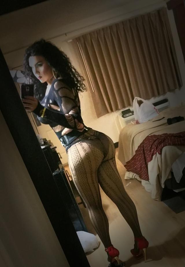jbicurious:  dreamtgirls:  TS Monica, Transexual Escort  I want a night with this