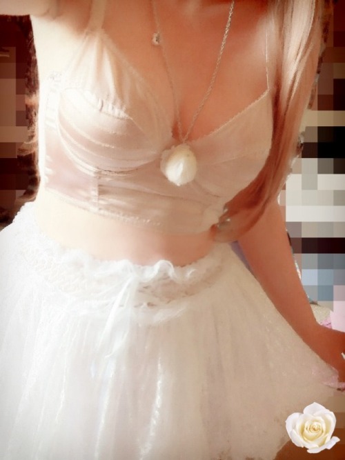 vivi-shiba:  I’m still looking a bit fat ;_; front cameras suck! (ノ_・。) 