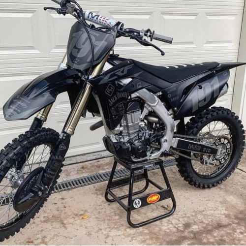 motoemotion:  Blackout 👀😎🔥🤤😈😝😏 #motoemotion  (at Earth)https://www.instagram.com/p/BuMCnqTl7pY/?utm_source=ig_tumblr_share&igshid=1iu82f896s214