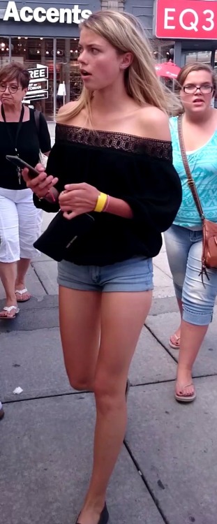 school-voyeur: I went out with my friends and got some pics of them
