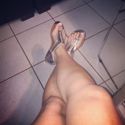 sandalsandspankings:  Unique and sexy t-strap sandals.  These toes make me wet