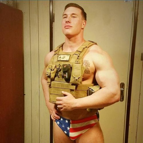 militarymencollection:  Military Men via http://usmcswordswallower.tumblr.com porn pictures