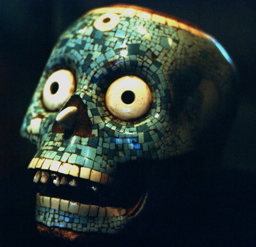 coldalbion:magictransistor:Mesoamerican Mosaic Skulls Every time I go to the British Museum, I have 