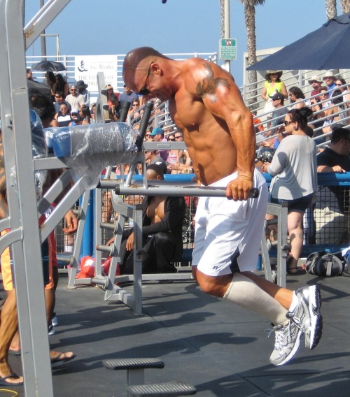 insidethelockerroom:  Bald Muscle Stud