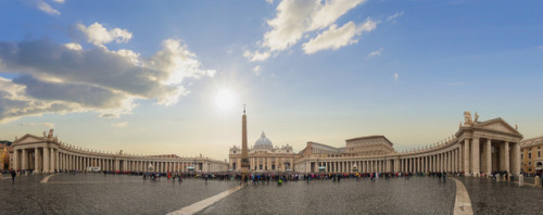 Panorama view of Saint Peter&rsquo;s Basilica and square on sunrise in #Vatican, #Italy - Vatican Sk