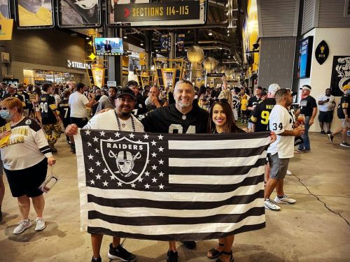 My @raider family consists largely of actual family! @priscillairene @al_perez77 in Pittsburgh @heinzfield  🤍☠️🎁😎😎😎 (at Heinz Field) https://www.instagram.com/p/CUB1i8jLPqjEXhKH_PuyUOfwMs5QarfZ_9gx700/?utm_medium=tumblr