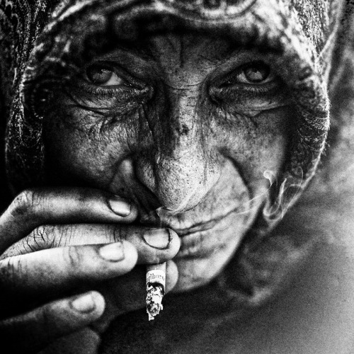 Lee Jeffries took these wonderful pictures of homeless people all around Europe & USA.