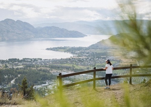 A WEEKEND IN KELOWNAKelowna and the surrounding Okanagan Valley continue to entice. From lush vineya