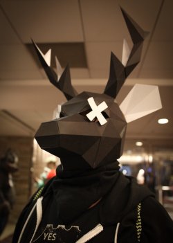 braeburned:  ecmajor:Whoah, this is really cool. Whoever you are, you’re a rad minimal polygon buck and i like your style! Oh! Dude, this is me, I made that! Well, in this particular pic it’s my bf wearing it, but yeah, I made this head and wore it